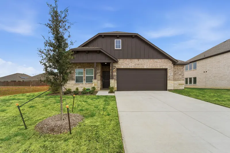 232 Triple Crown Road, Waxahachie