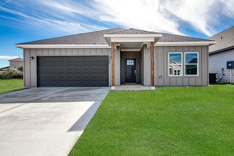 209 Lead Creek Drive, Fort Worth