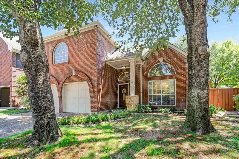 9352 Riverwalk Lane, Irving