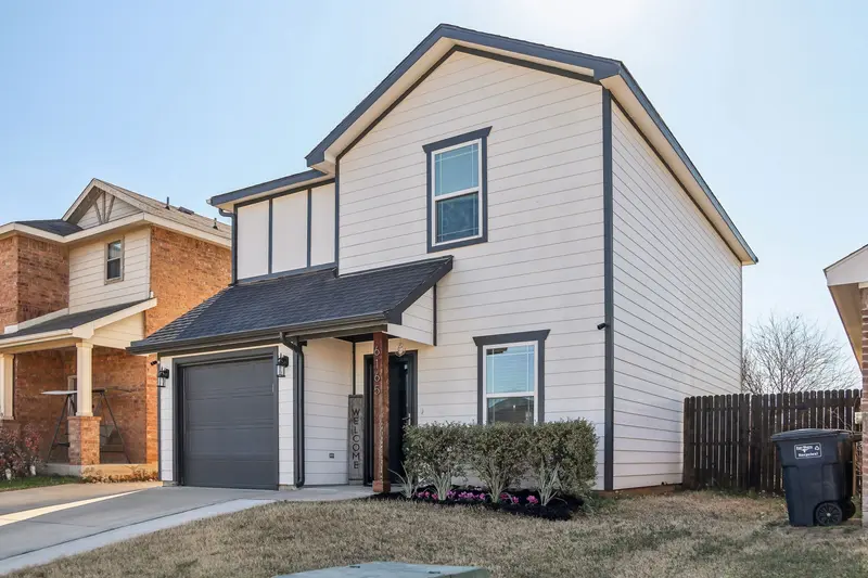 6165 River Pointe Drive, Fort Worth