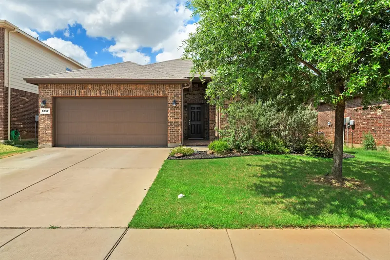 1037 Doe Meadow Drive, Fort Worth