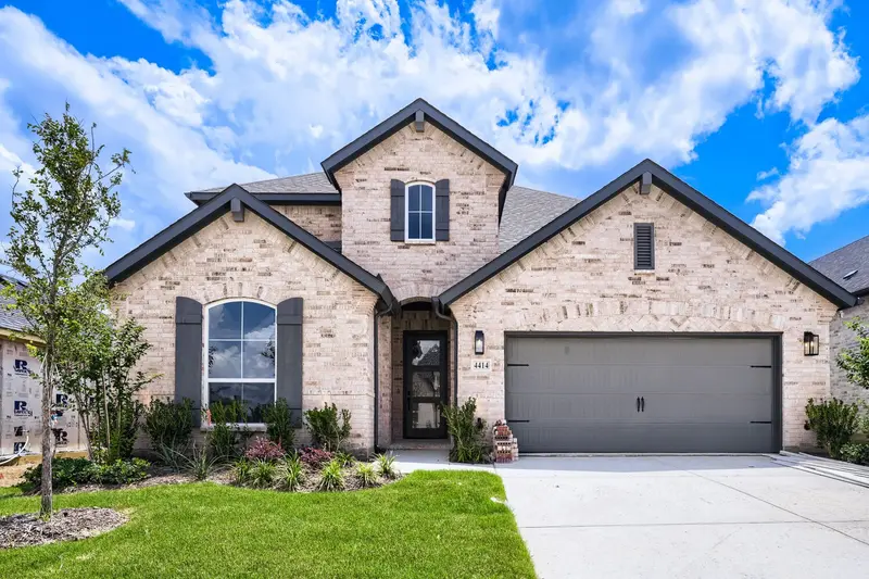 4414 Windy Point Road, Oak Point
