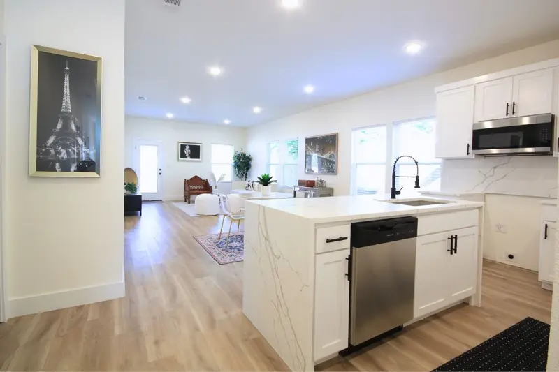 5824 Plum Dale Road, Dallas