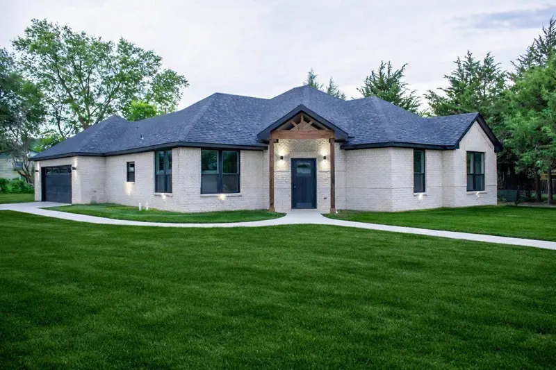 2212 Lakeshore Lane, Glenn Heights