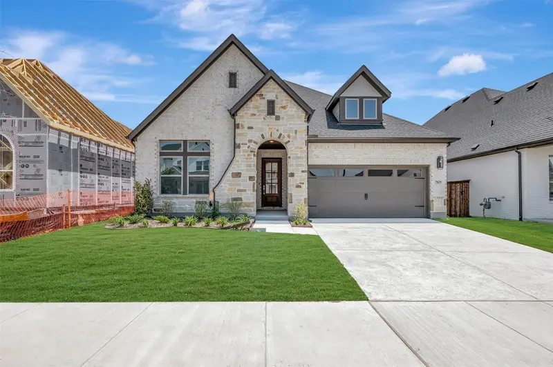 7829 Pondview Lane, Fort Worth
