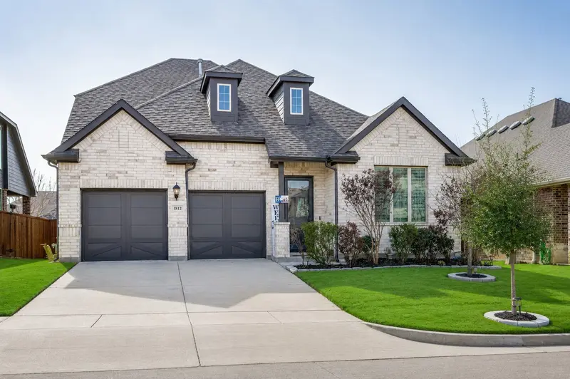 1812 Graham Way, Mansfield