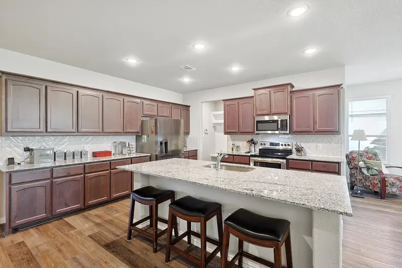 808 Feather Edge, Springtown