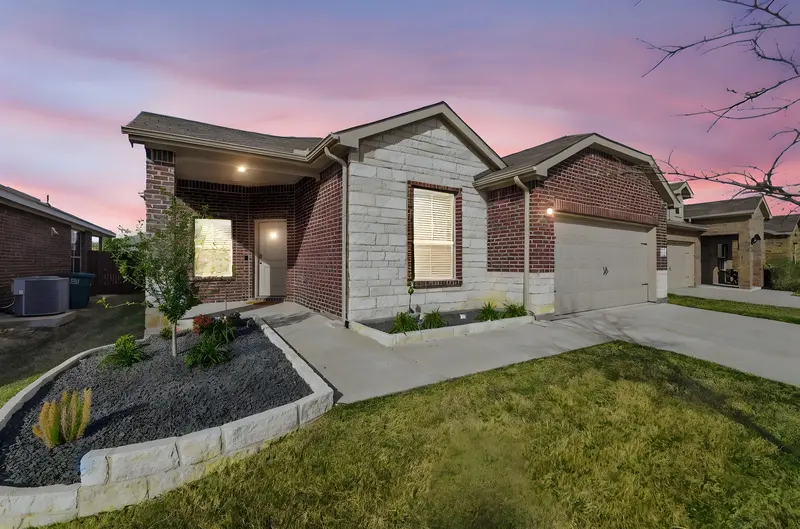 8617 Sandy Park Drive, Fort Worth
