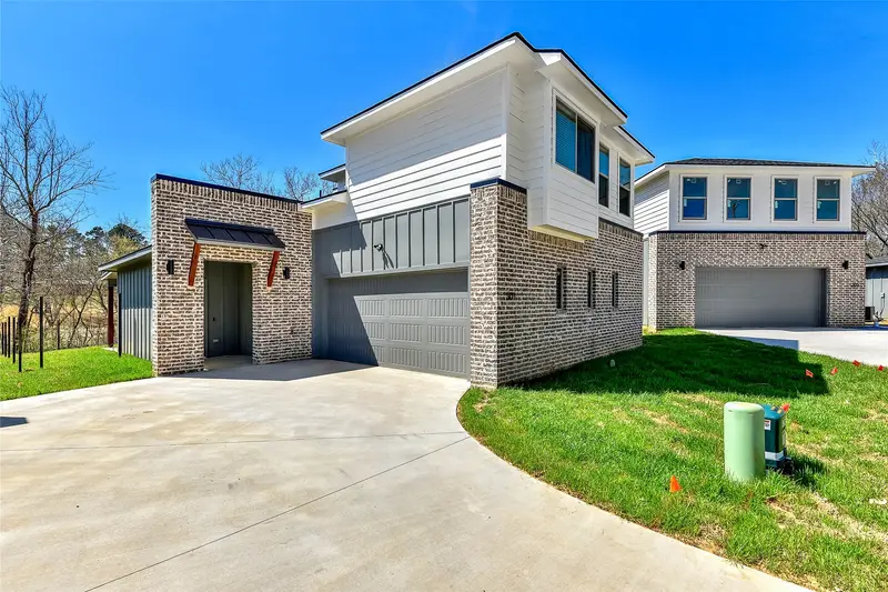 3260 Crawford, Denison