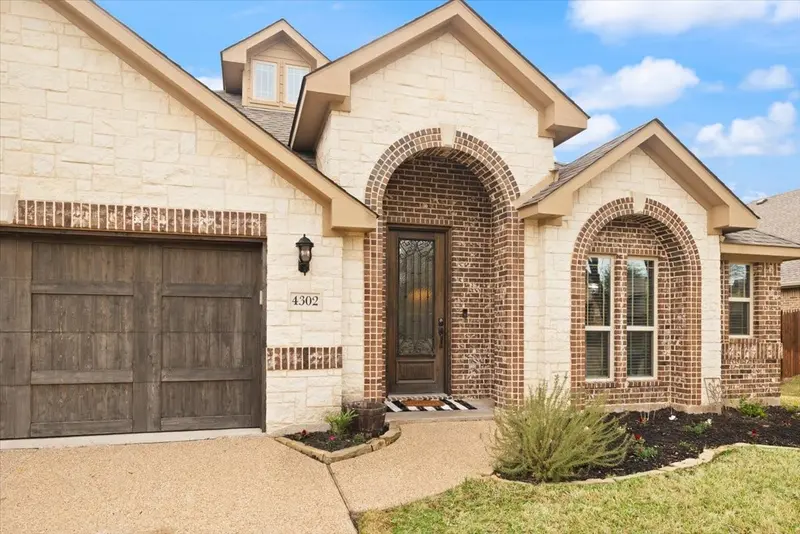 4302 Gleneagles, Mansfield