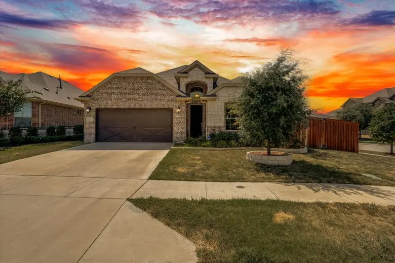 277 Mineral Point Drive, Aledo