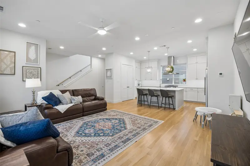 2715 Kimsey Drive, Dallas