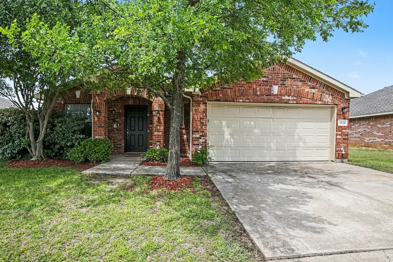 2624 Buffalo Run, Burleson