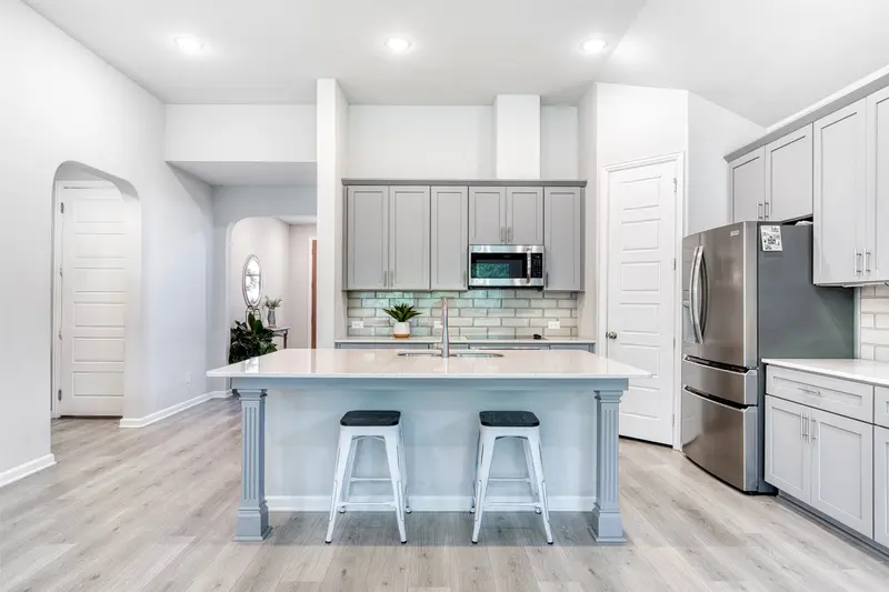 2012 Pacific Avenue, Anna