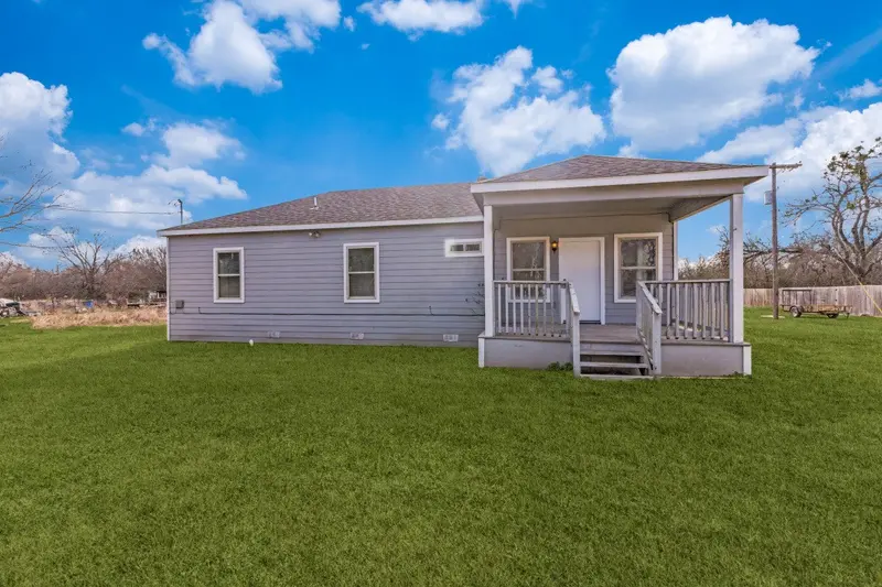 711 S 3rd Avenue E, Dawson