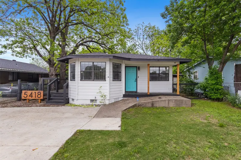 5418 Singleton Boulevard, Dallas