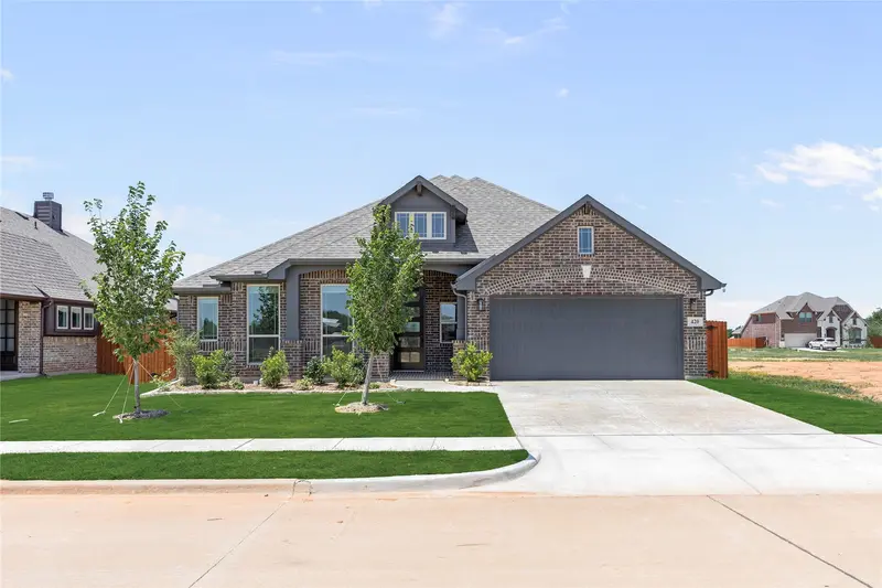 420 Carnero Drive, Granbury