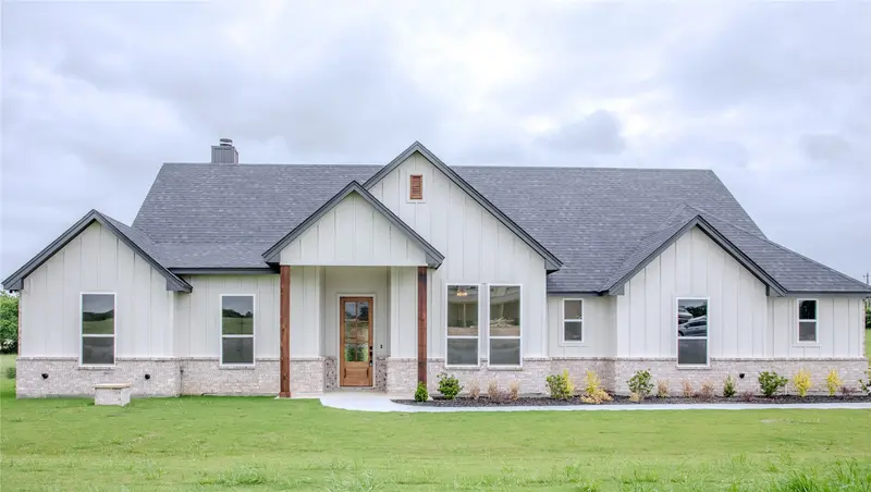 204 Sweetgrass Drive, Poolville