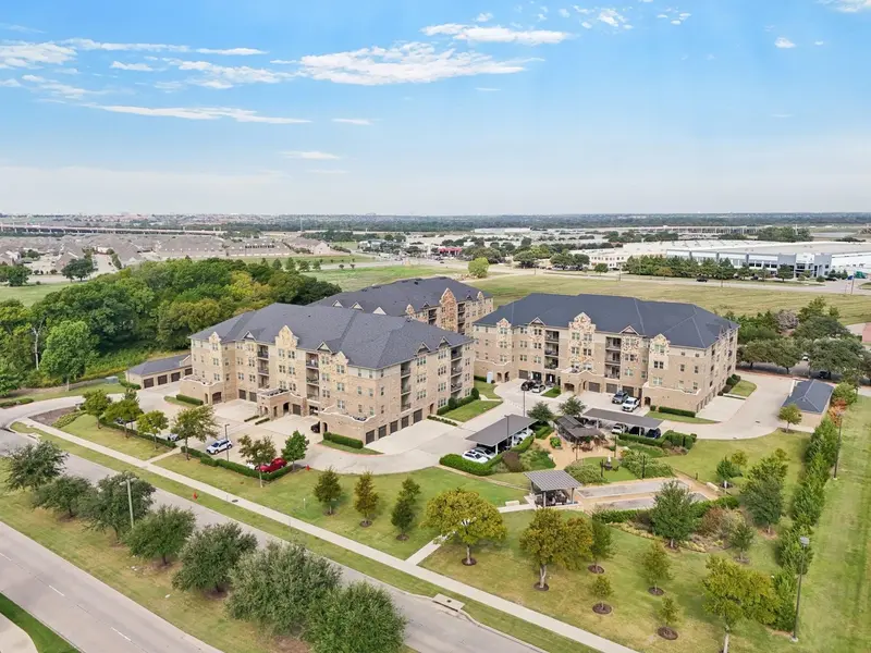 1735 Wittington Place, Farmers Branch