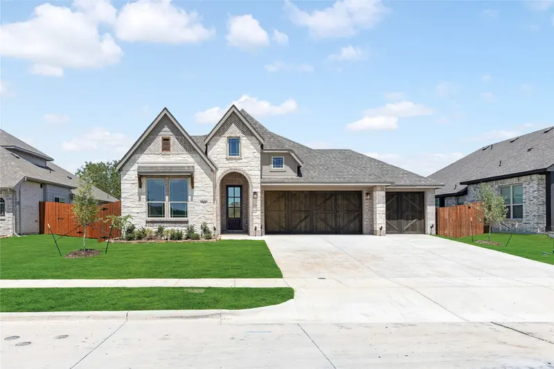561 Red Maple Road, Waxahachie