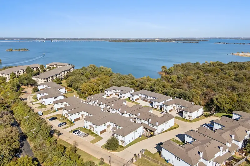 126 Bridgewater Way, Hickory Creek