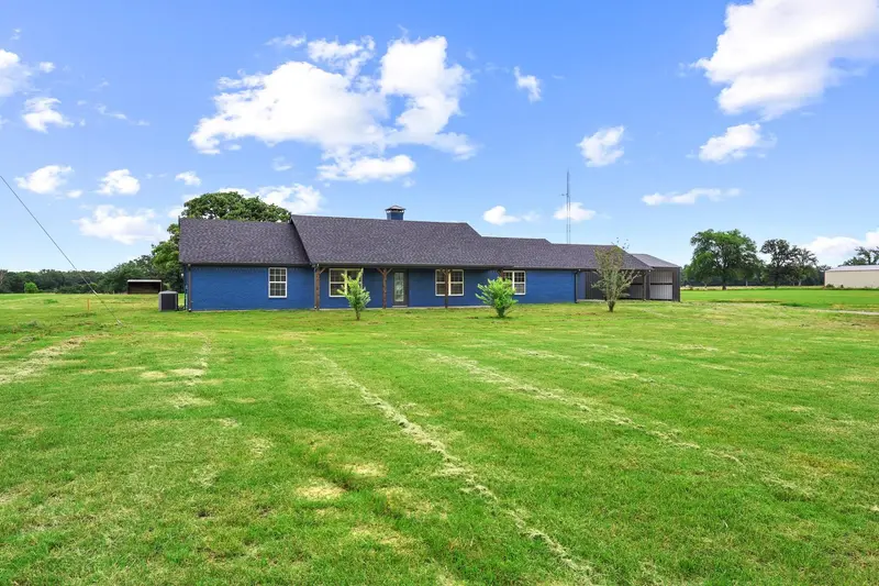 1250 County Road 2280, Telephone