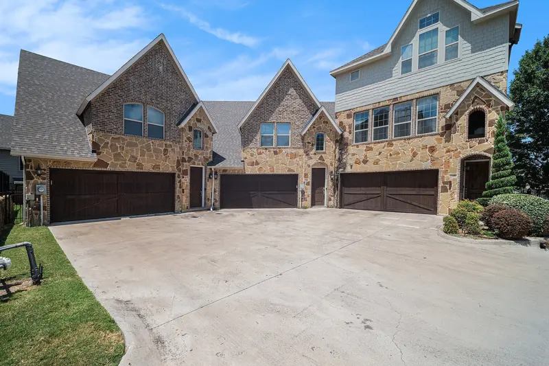 7104 Rose Quartz Court, Fort Worth