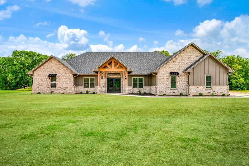 250 Private Road 45855, Blossom