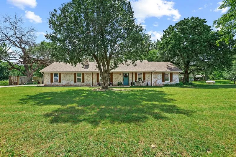 3353 County Road 2130, Telephone