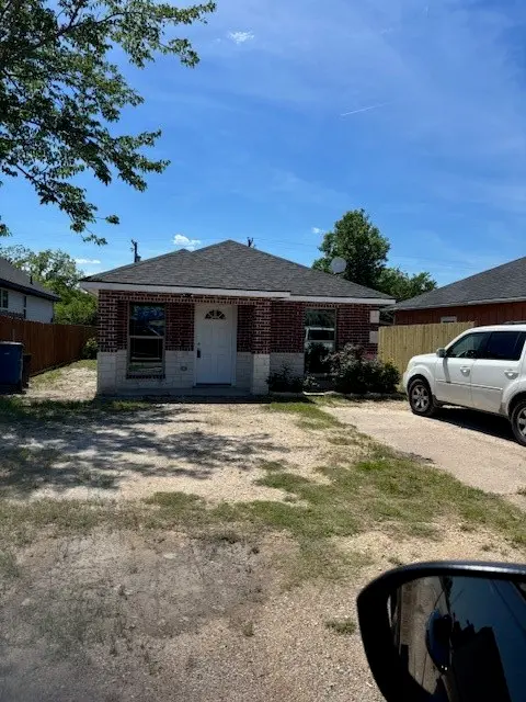 104 S Wall Street, Itasca