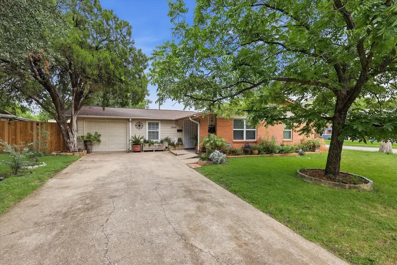 2800 Brockbank Drive, Irving