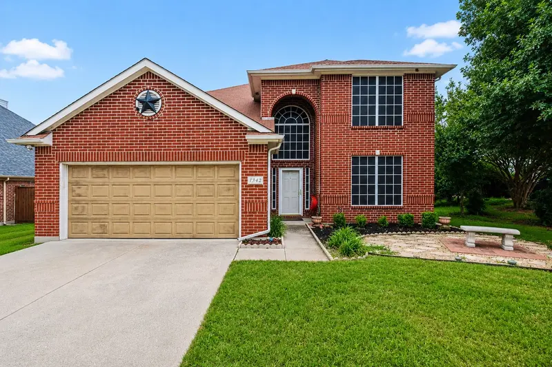 1342 Clear Creek Drive, Lewisville