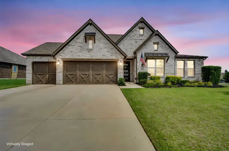 1601 Bearpath Way, Gunter