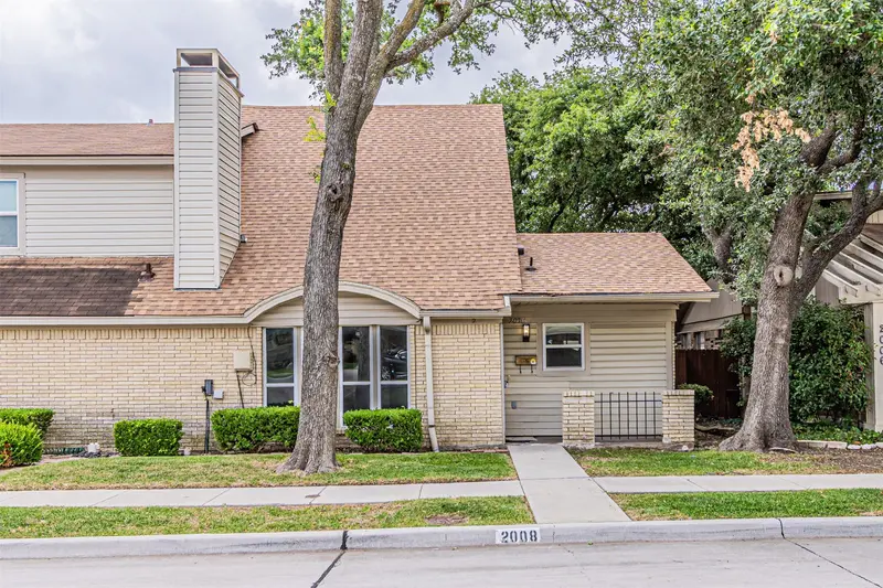 2008 Clubridge Drive, Carrollton