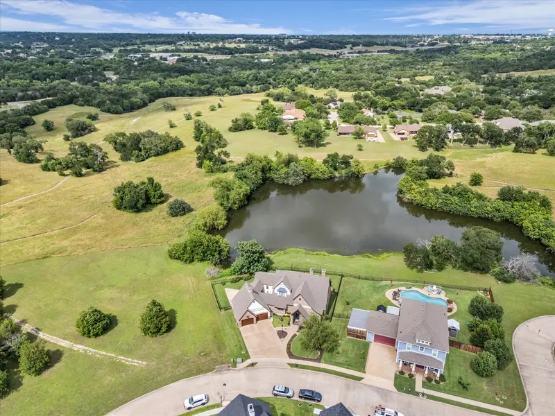 404 Charleston Park Drive, Woodway
