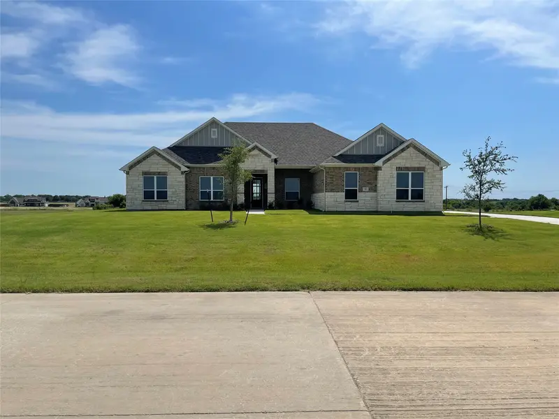 211 Marie Lane, Waxahachie