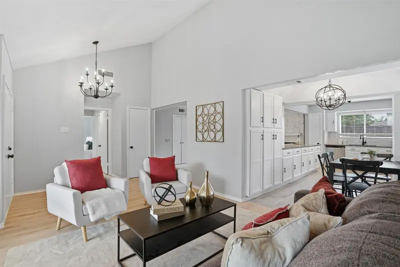 5017 Roundtable Lane, Garland