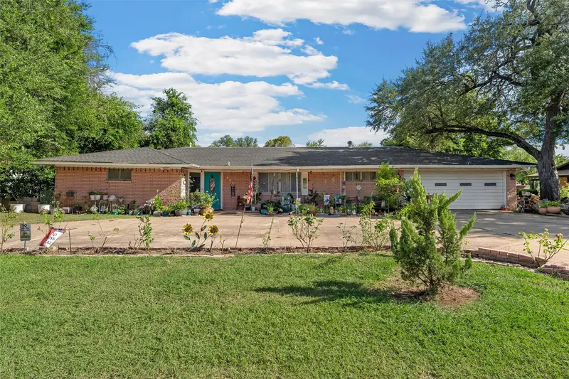 204 Oakland Place, Marlin