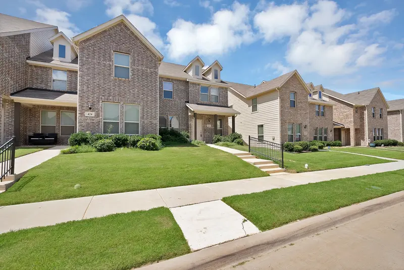 422 Milverton Drive, Fort Worth