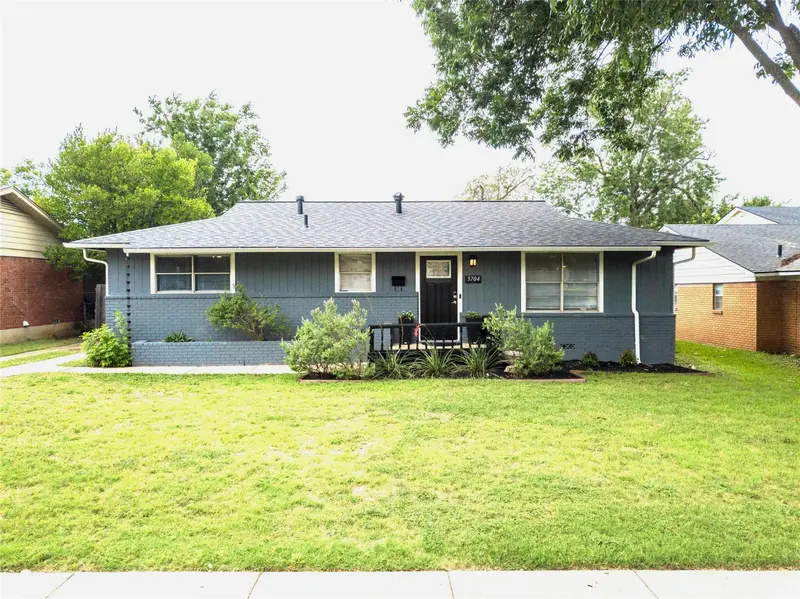 3704 Stadium Drive, Fort Worth