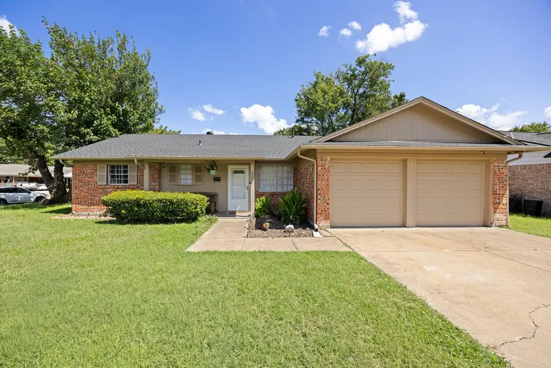 401 Langley Avenue, Everman