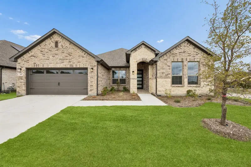 685 Red Maple Road, Waxahachie