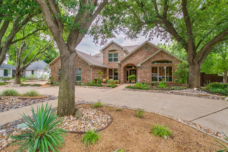 102 Sunday Haus Lane, Highland Village