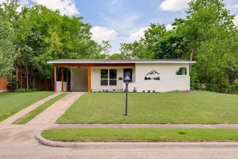 9795 Twin Creek Circle, Dallas