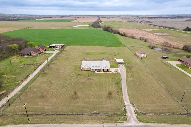 1066 West Road, Waxahachie