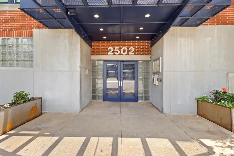 2502 Live Oak Street, Dallas