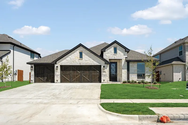 553 Red Maple Road, Waxahachie