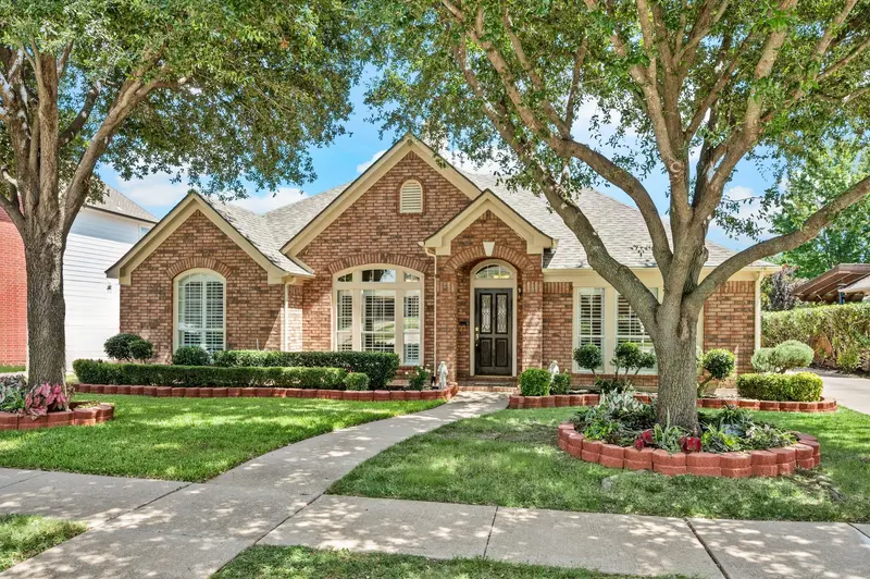 926 Creekbend Drive, Keller