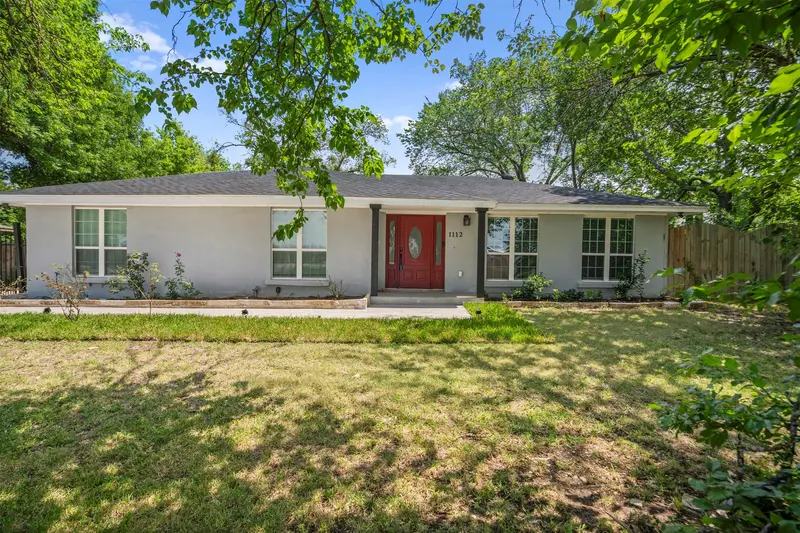 1112 W Pleasant Run Road, DeSoto