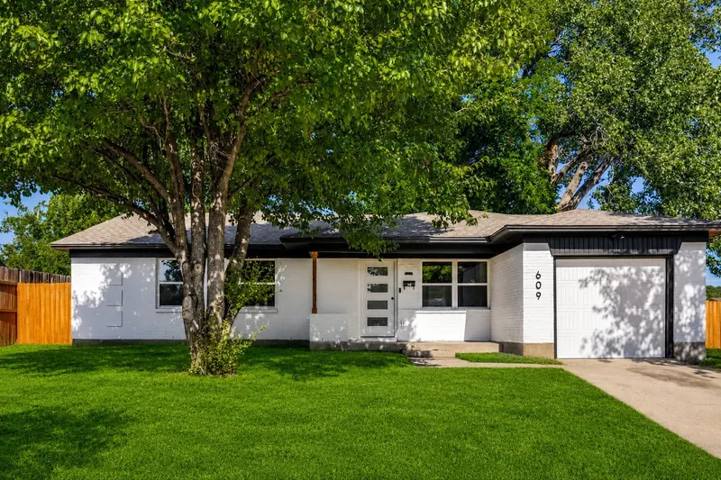609 Warren Drive, Garland